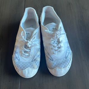 Nfinity cheer shoes